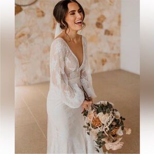 Chic Lace Bridal Gown in White